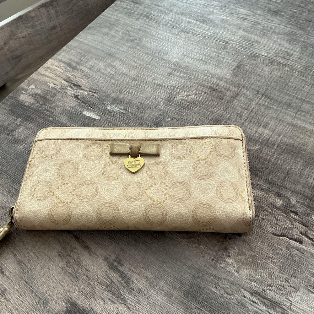 Cream Heart Pattern Wallet - Picture 5 of 5